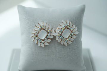 Pearl Radiance Studs pack of 2